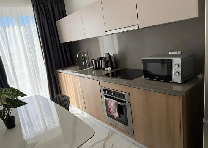 Apartment 1 Bedroom Exclusive Penthouse - By Hostmt *