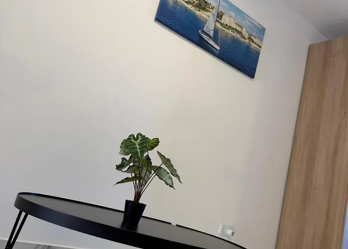 Apartment 1 Bedroom Exclusive Penthouse - By Hostmt St. Paul's Bay