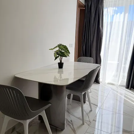 1 Bedroom Exclusive Penthouse - By Hostmt アパート セント・ポールズ・ベイ