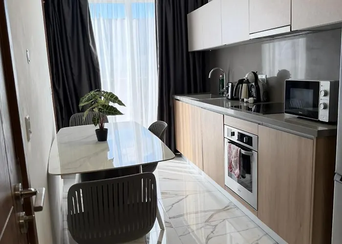 1 Bedroom Exclusive Penthouse - By Hostmt *