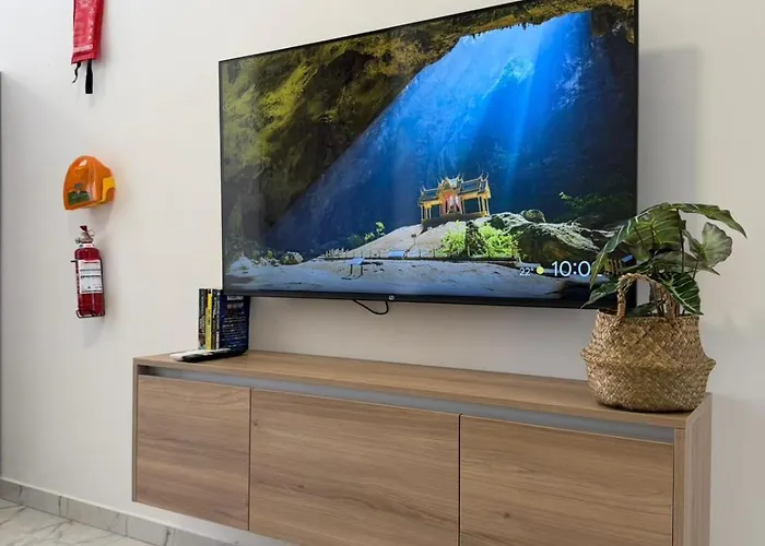 1 Bedroom Exclusive Penthouse - By Hostmt